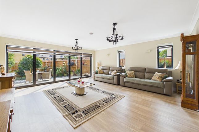 1 Millend Mews, Millend Lane, Stonehouse photo 2