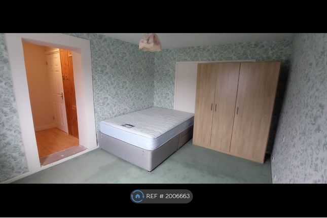 Room to rent in Freshland Way, Bristol