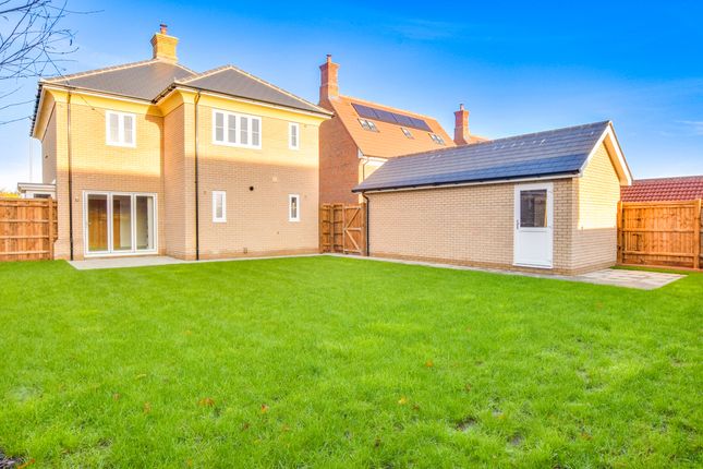 Plot 1 Bambergh, Brookfield Farm Way, Great Dunmow photo 3