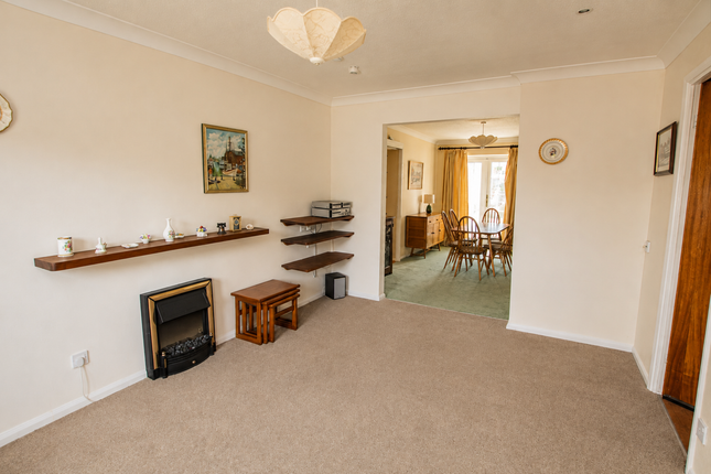 14 Hellings Gardens, Broadclyst, Exeter photo 4
