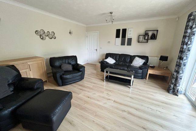 30, Gwynant, Colwyn Bay photo 4