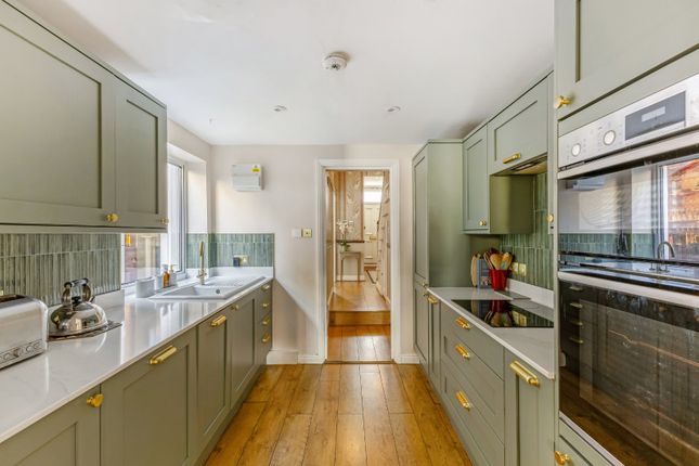 Brookville Road, London photo 3