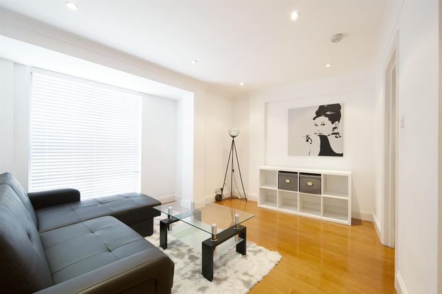 Thumbnail Flat to rent in 300 Vauxhall Bridge Road, Pimlico, London