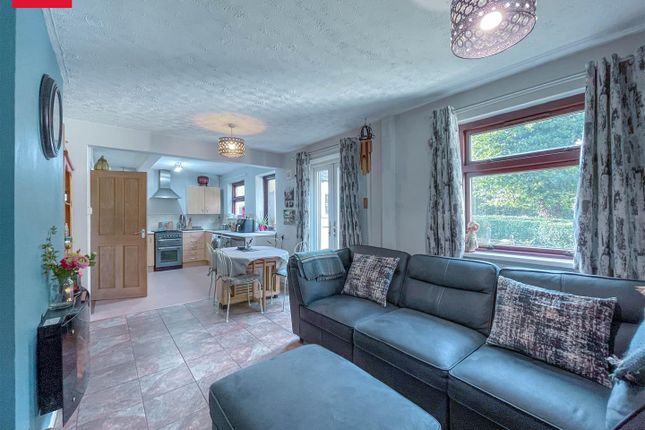 7, Heol-Y-Nant, Caerphilly photo 4