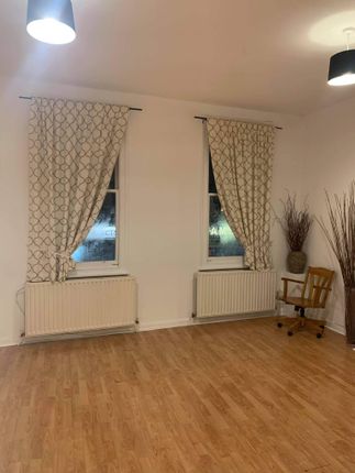 Terraced house to rent in High Road, London