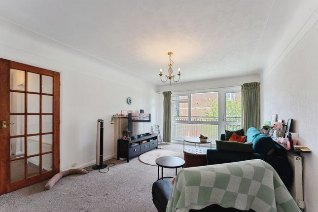 4, Talbot Court, Prenton photo 4