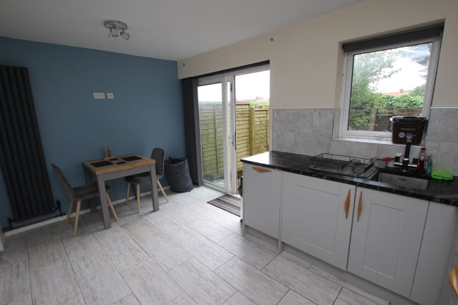 53, Birchside, Birchside photo 4