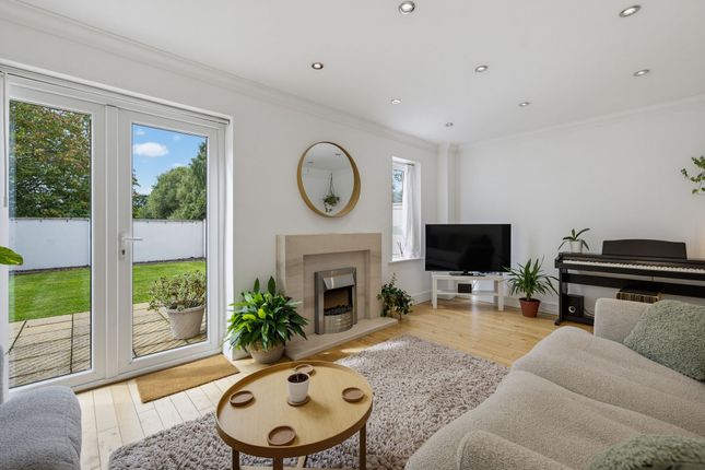 10 Evenwood Close, Cardiff photo 3