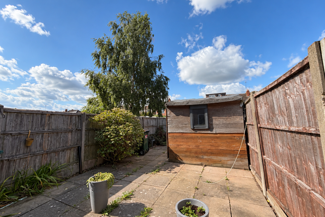 411, Coventry photo 3