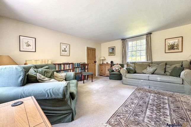 27, Pyatts Corner, Trowbridge photo 3
