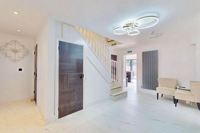 21 Green Lane, Uxbridge photo 4