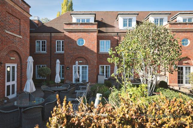 14 Chiltern Place, 59-61 The Broadway, Amersham photo 3
