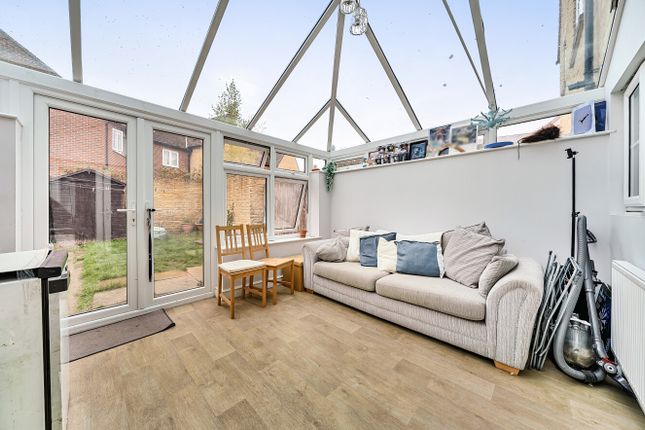 Collier Crescent, Witney photo 4