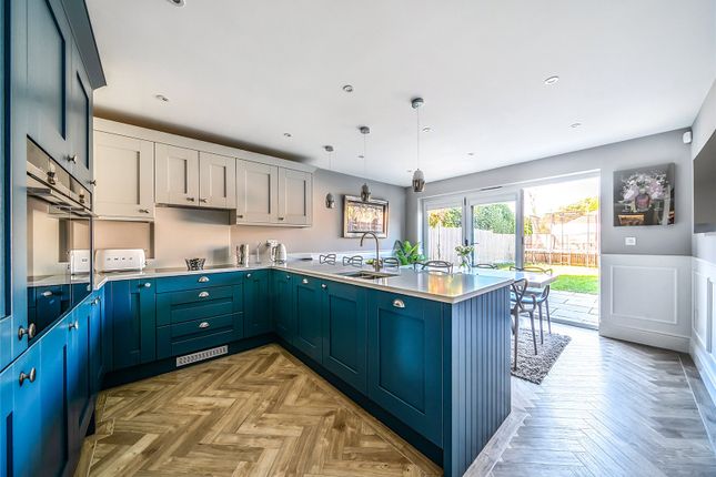 1, Heather Ridge Close, Ringwood photo 4