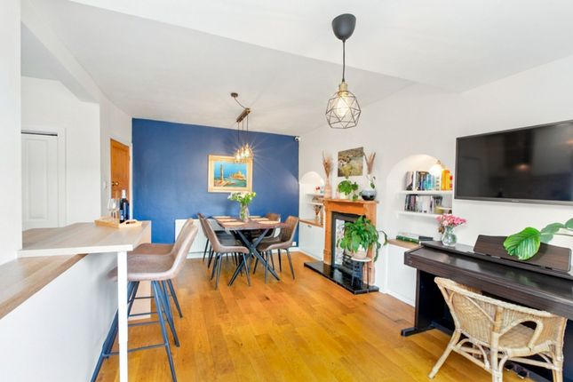 25 Nunroyd Road, Leeds photo 4