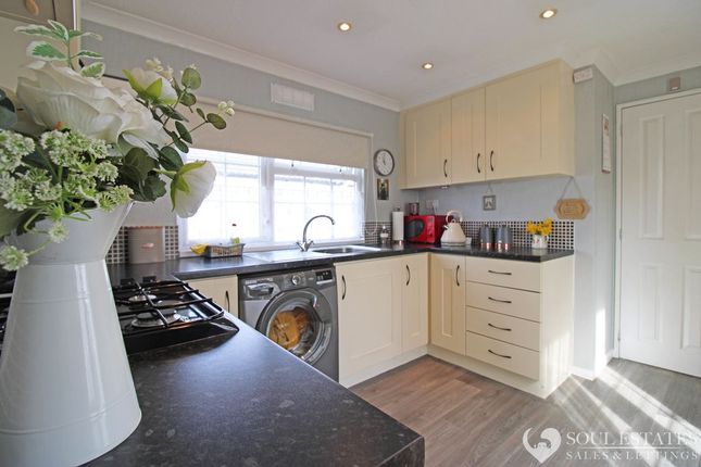 9 Hordern Lodge, Ball Lane, Wolverhampton photo 2