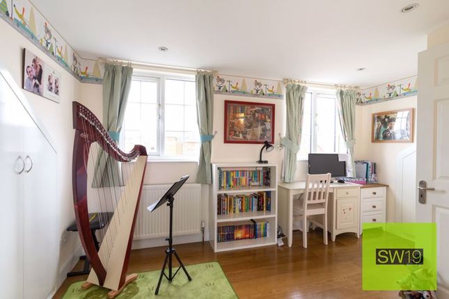 Town house for sale in South Road, London