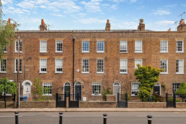 Thumbnail Terraced house for sale in Kings Road, Windsor, Berkshire