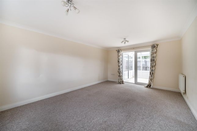 21, Monarch Road, Crewkerne photo 3