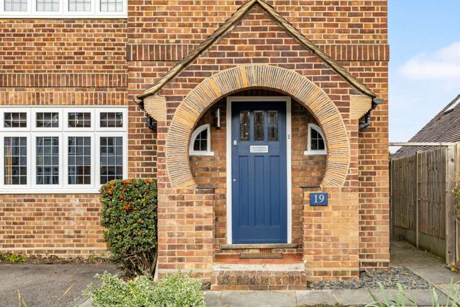 19, West Way, Hertfordshire photo 2