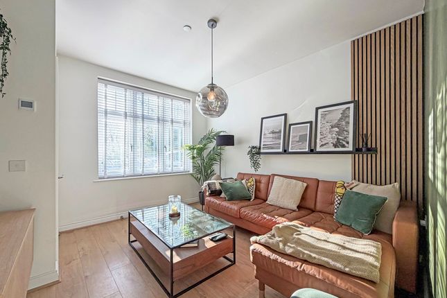 44 Chartist Rise, Blackwood photo 4