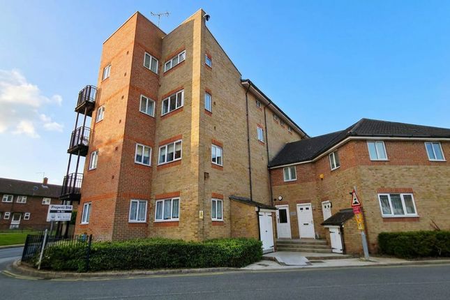 2-bed flat on Carmichael Close, Ruislip, £297,500