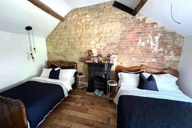 Bank Cottage, 1 Bourton Road, Moreton-In-Marsh photo 3