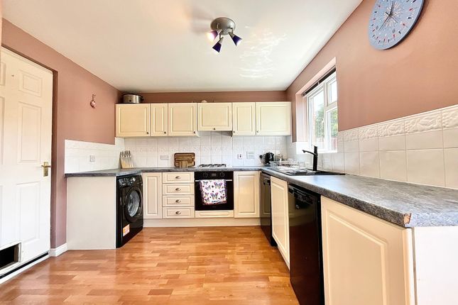 2 Kenilworth Walk, Stoke-On-Trent photo 2