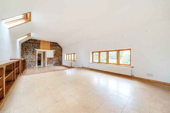 3 Charles Hill,, Farnham Road, Godalming photo 2
