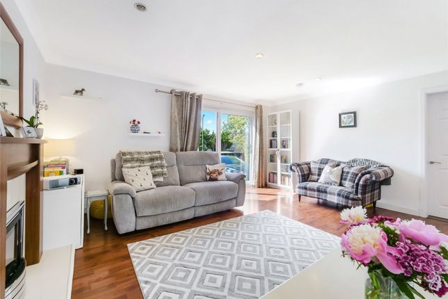 8, Burnbank Place, Kilmarnock photo 2