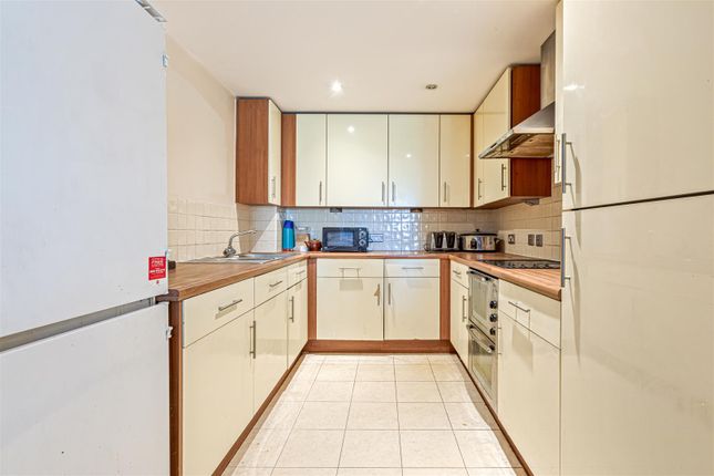 Flat 20, The Laurels, Knighton Park Road, Leicester photo 3