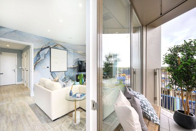 Flat for sale in Eddington Avenue, Cambridge, Cambridgeshire