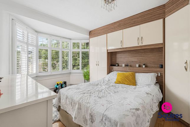 80 Bunns Lane, London photo 4