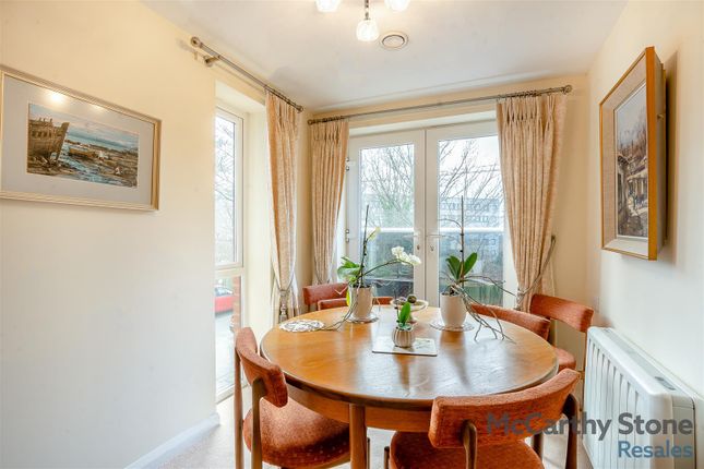 27 Dutton Court, Station Approach, Off Station Road, Cheadle Hulme photo 2
