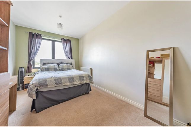Flat for sale in Welling High Street, Welling