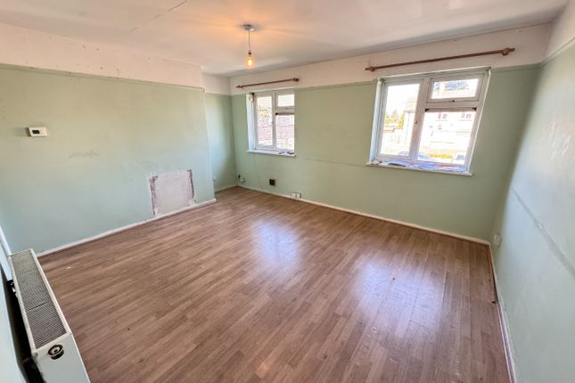 4, Aspley Close, Luton photo 2