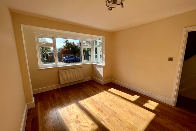 40 Cavendish Road, New Malden photo 3
