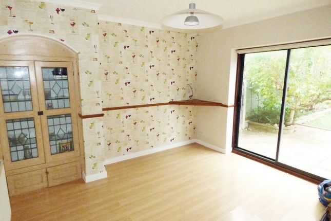 9, Armley Grange Avenue, Leeds photo 5