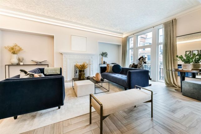 Knightsbridge Luxury  Flat 30, Wellington Court (4).Jpg