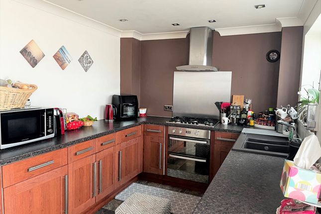 3, Shelley Close, Yeovil photo 2