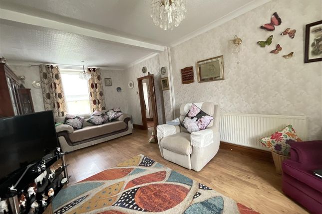 44, Llannon Road, Llanelli photo 5