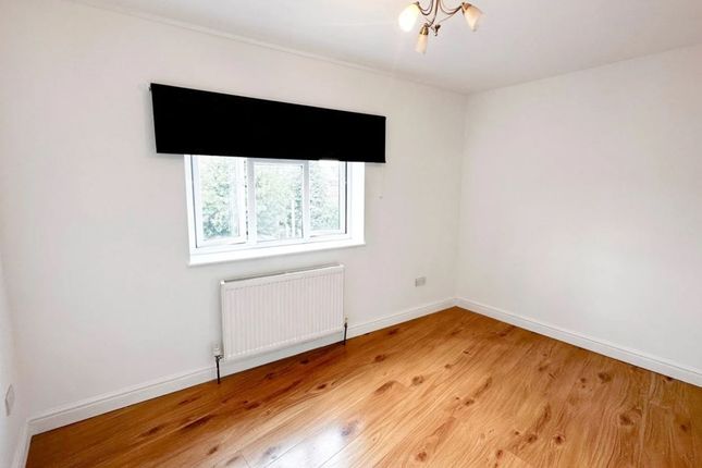 Flat 2, 1 Old Mill Parade, Victoria Road, Essex photo 2
