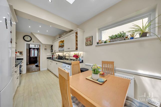 293 Osborne Road, Hornchurch photo 4