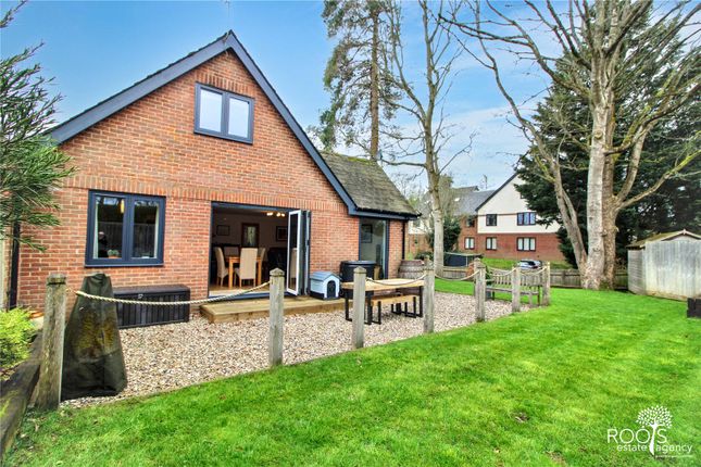 9, Caunter Road, Newbury photo 5