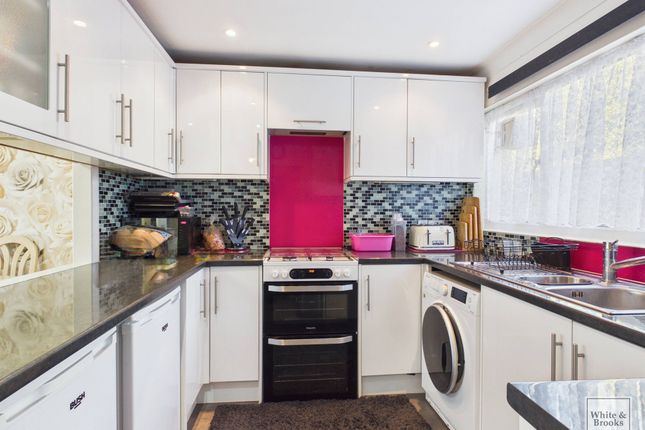 109 Amberley Drive, Bognor Regis photo 3