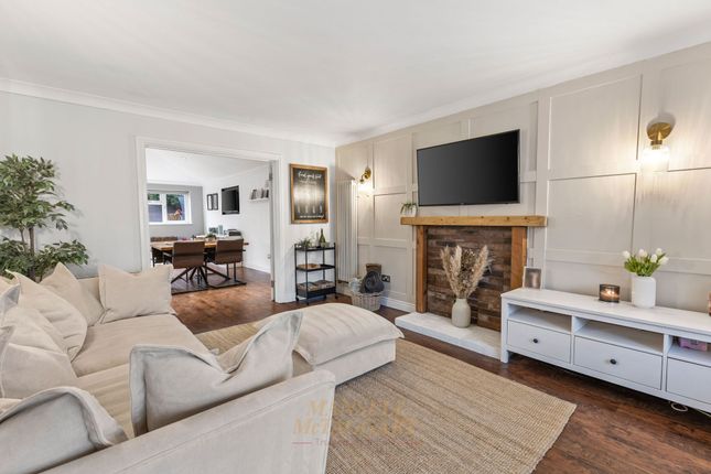 21 Capsey Road, Crawley photo 2