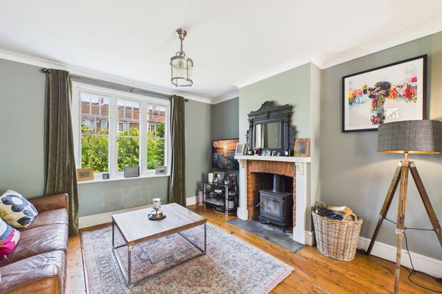 6 Bisham Village, Marlow photo 3