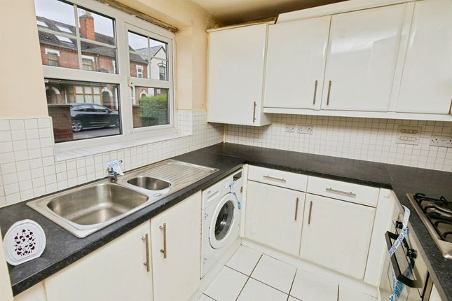 70, Black Eagle Court, Burton-On-Trent photo 4