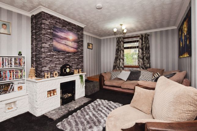 22, Heathryfold Drive, Aberdeen photo 4