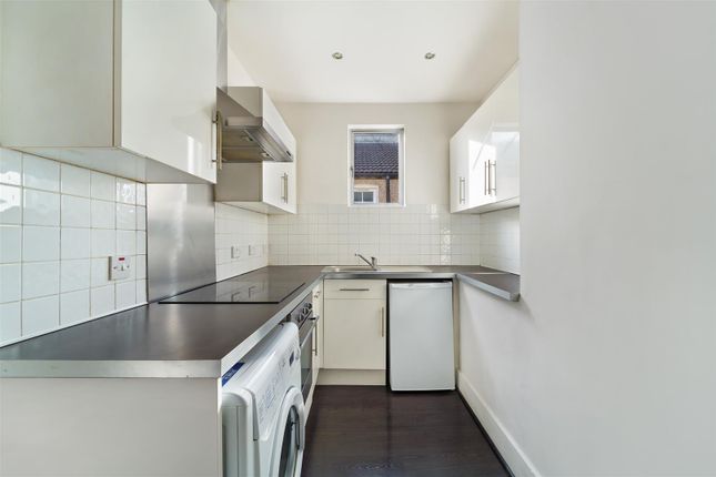 Maisonette for sale in Tynemouth Road, Mitcham